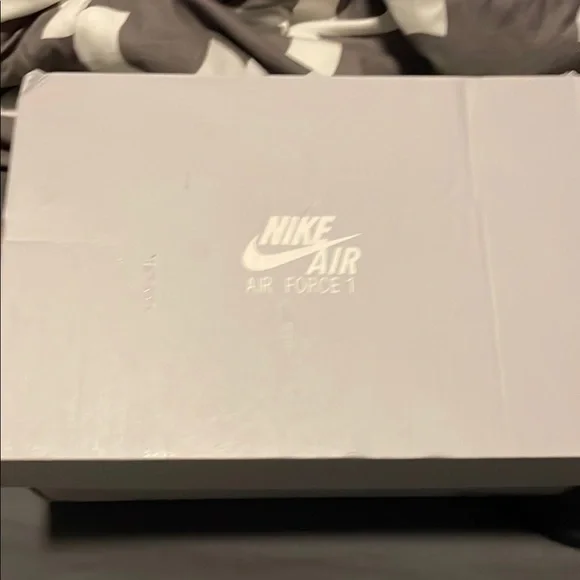 Nike Kids Black Air Force 1 Shoes size 5.5Y - Picture 3 of 7